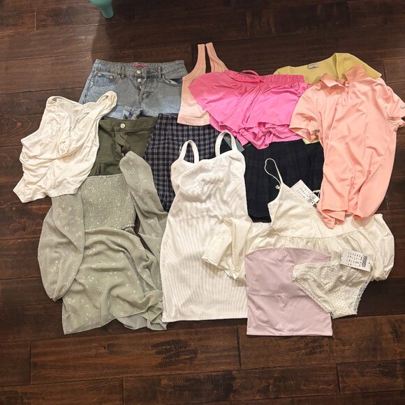 Brandy Melville Tops - Large Reseller Bundle